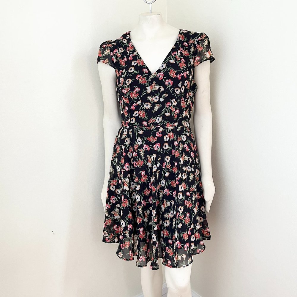 BETSEY JOHNSON Floral Print Dress V-neck Cap sleeves Knee length SZ 10